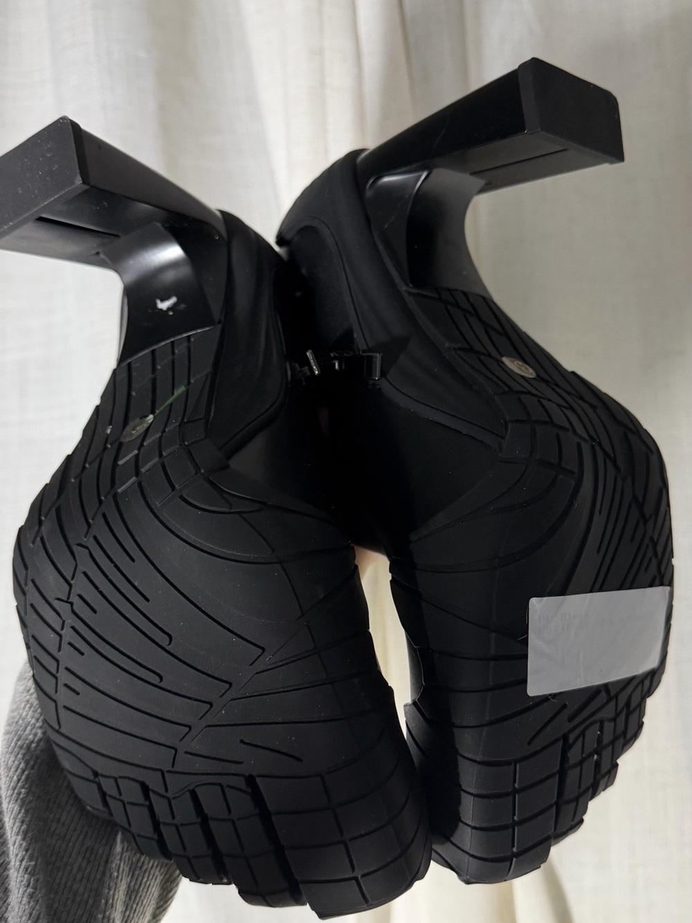 Vibram five finger heels - Picture 6 of 9